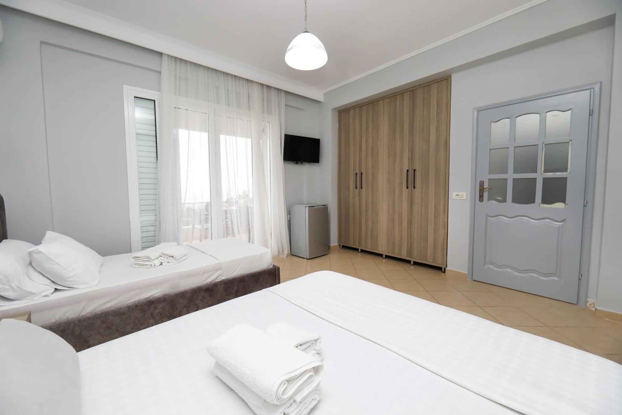 Luisanna Free Parking * Vlore