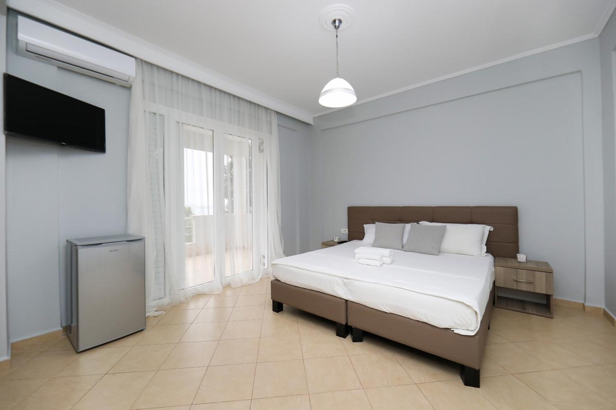 Luisanna Free Parking Hotel