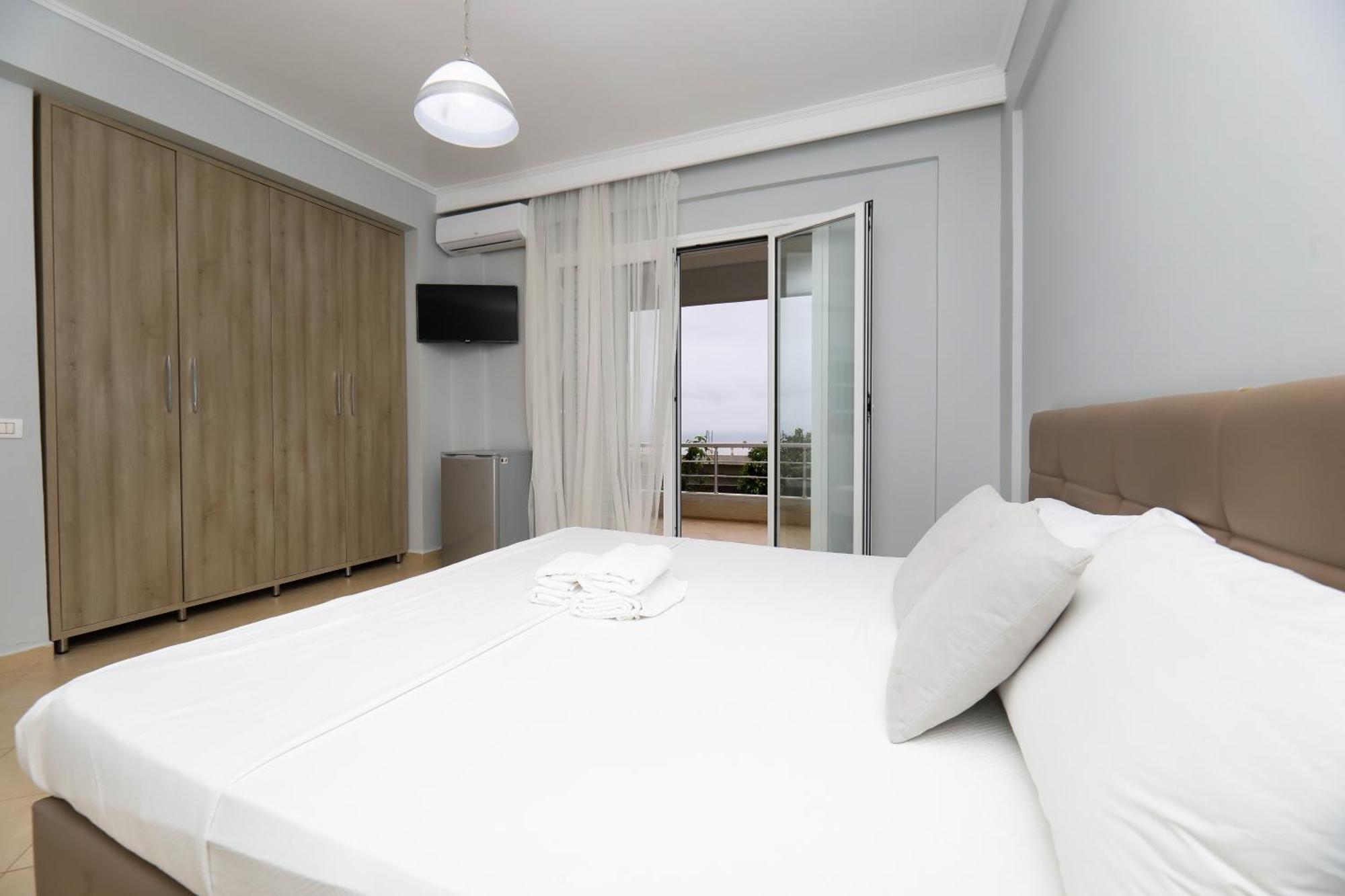 Luisanna Free Parking * Vlore