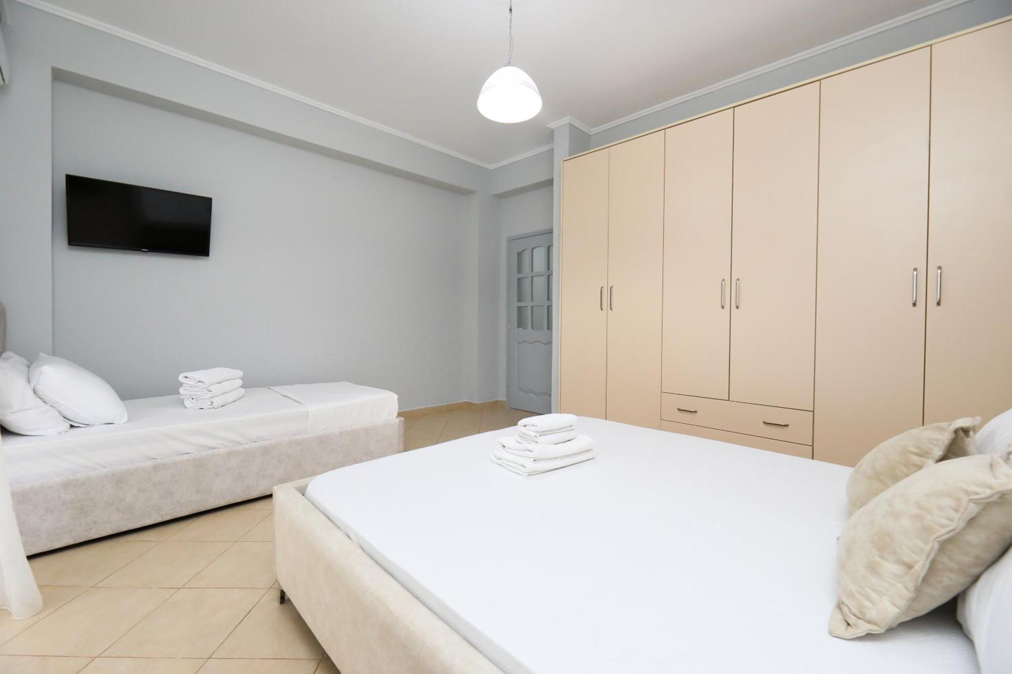 Luisanna Free Parking * Vlore