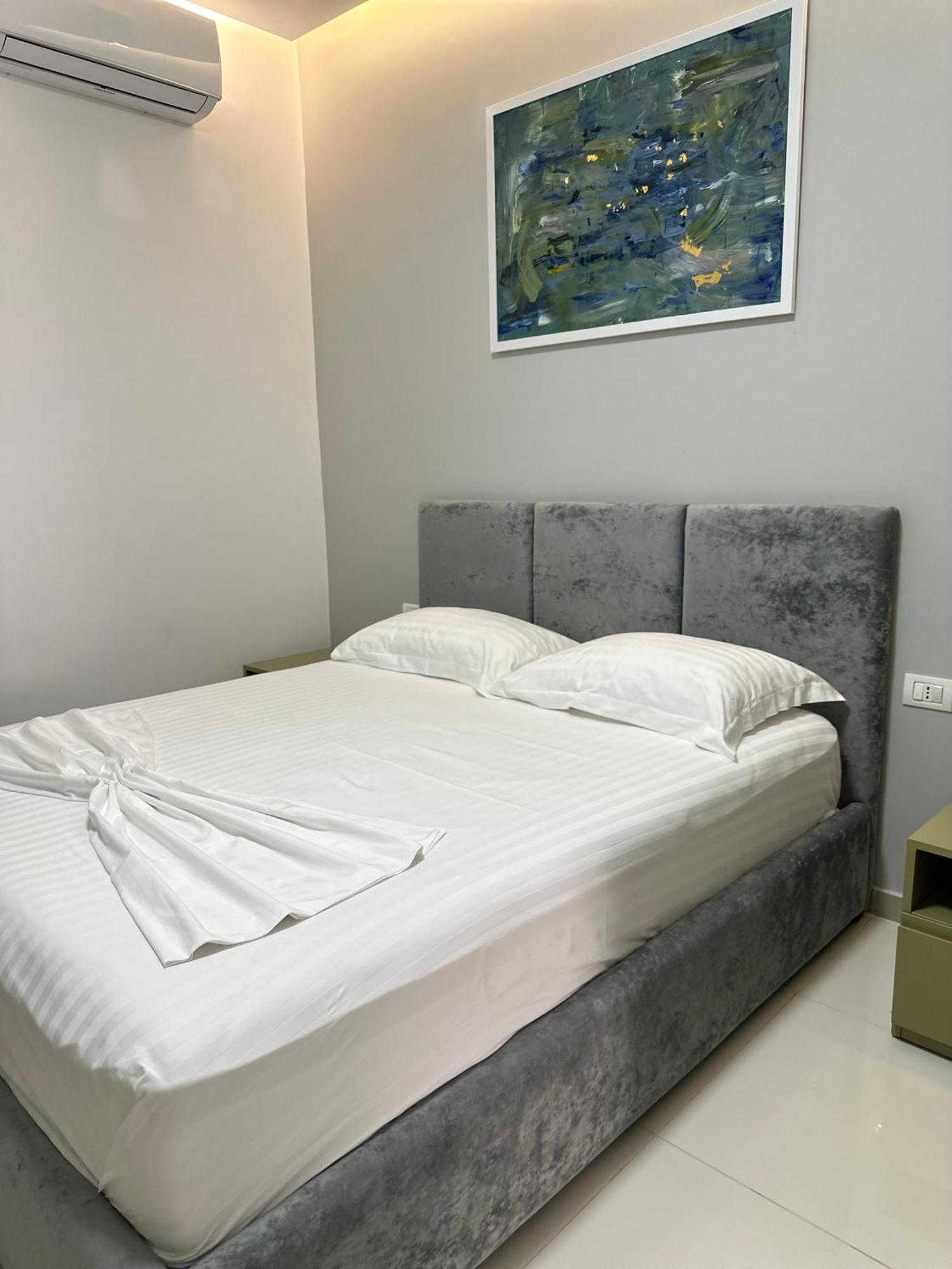 Luisanna Free Parking * Vlore