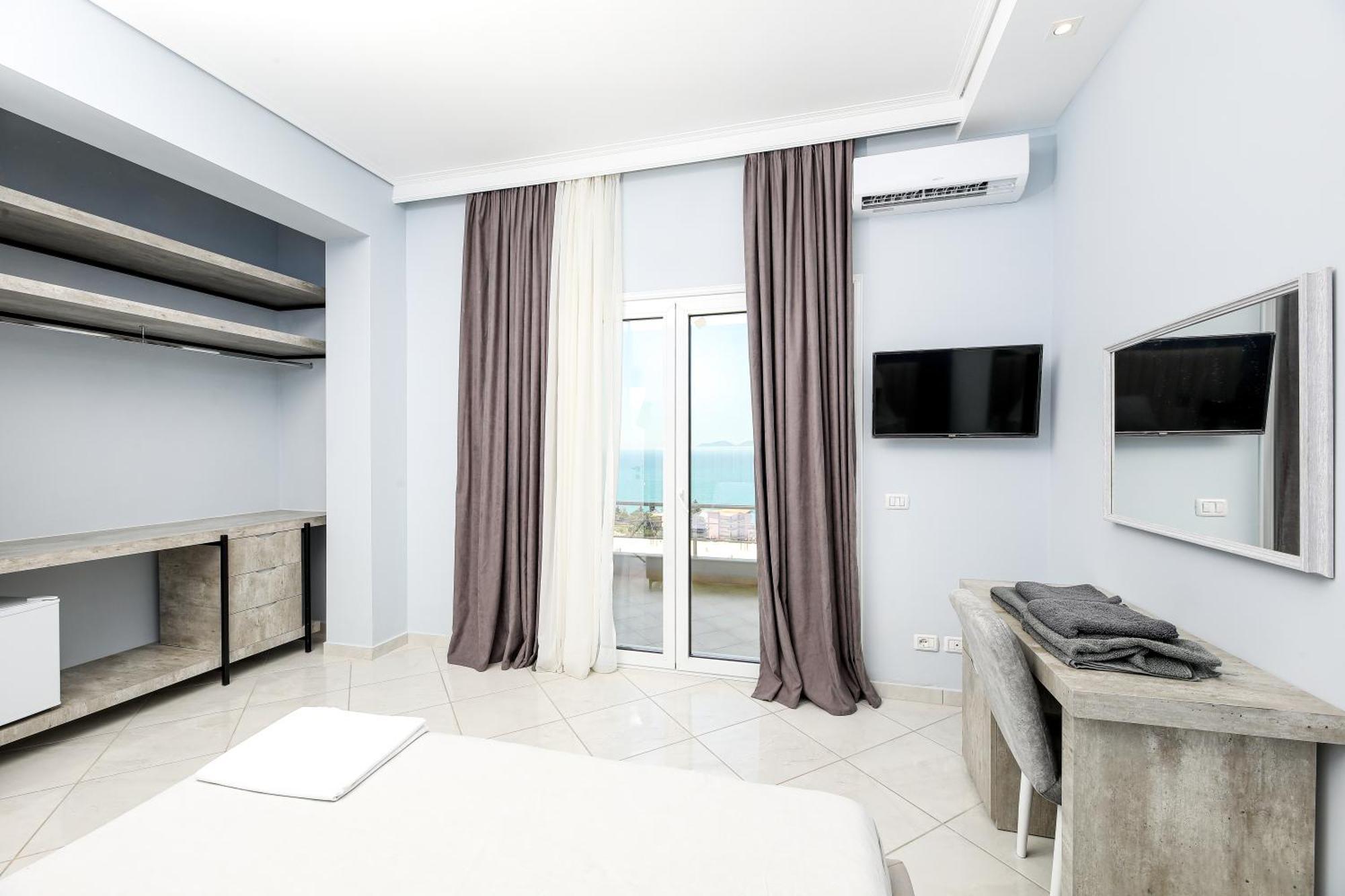 Luisanna Free Parking Hotel *